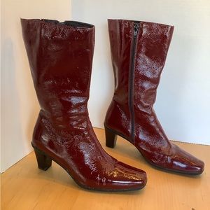 La Canadienne burgundy patent leather calf boot, square toe, size 9